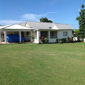 Country house Chillax On Our Farm, Ocho Rios