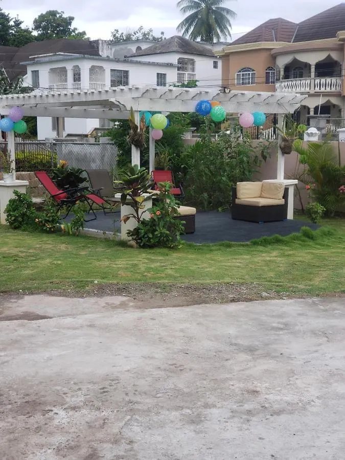 Grace Garden Guesthouse By Eminence Ent Ocho Rios 0*,